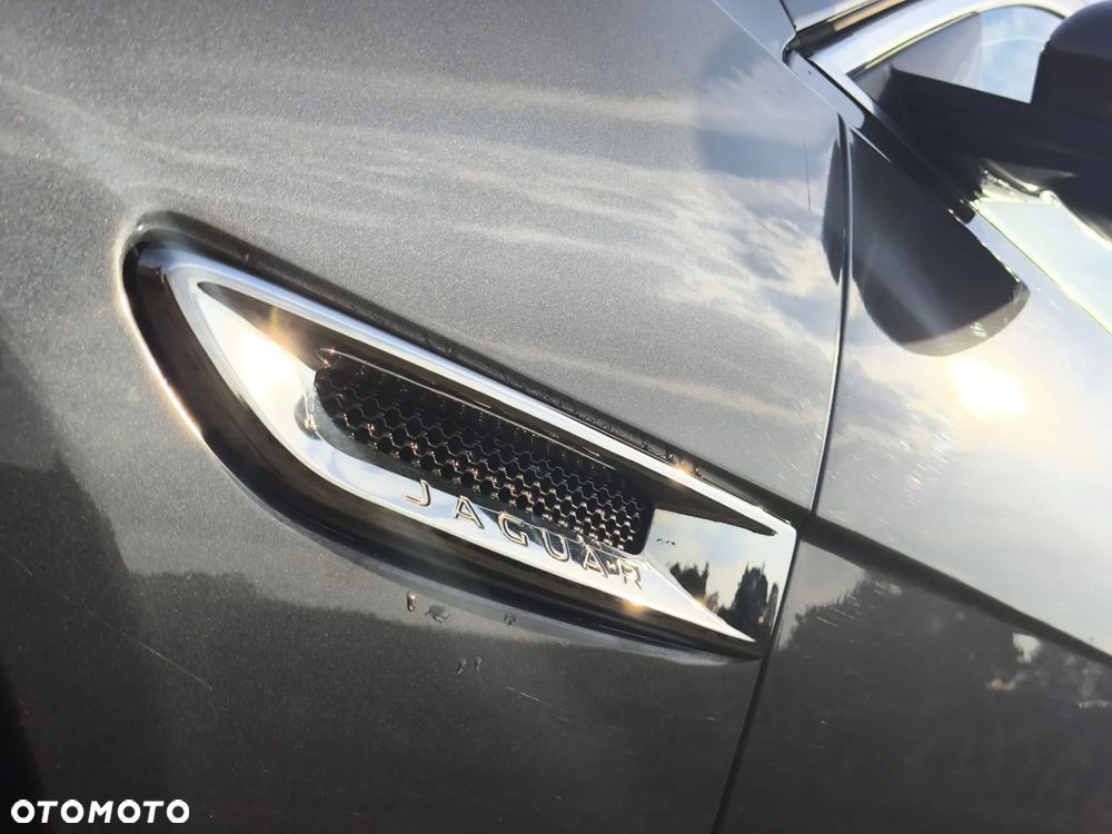 Jaguar XF 2.0 T Prestige - 17