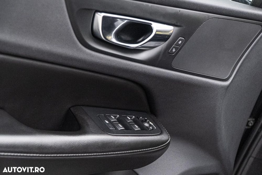 Volvo V60 B4 MHEV AT8 FWD Momentum - 21