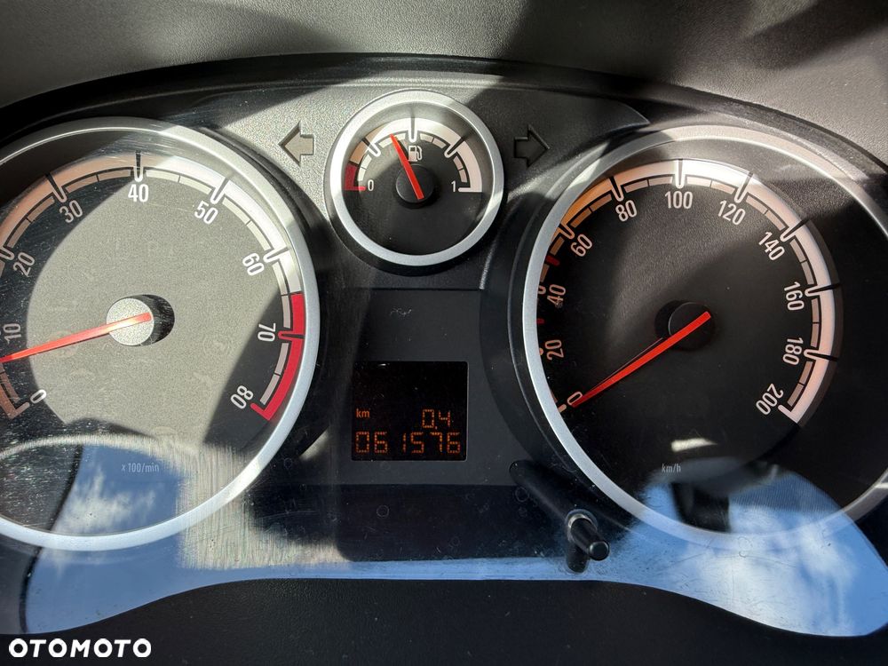 Opel Corsa 1.2 16V Cosmo - 33