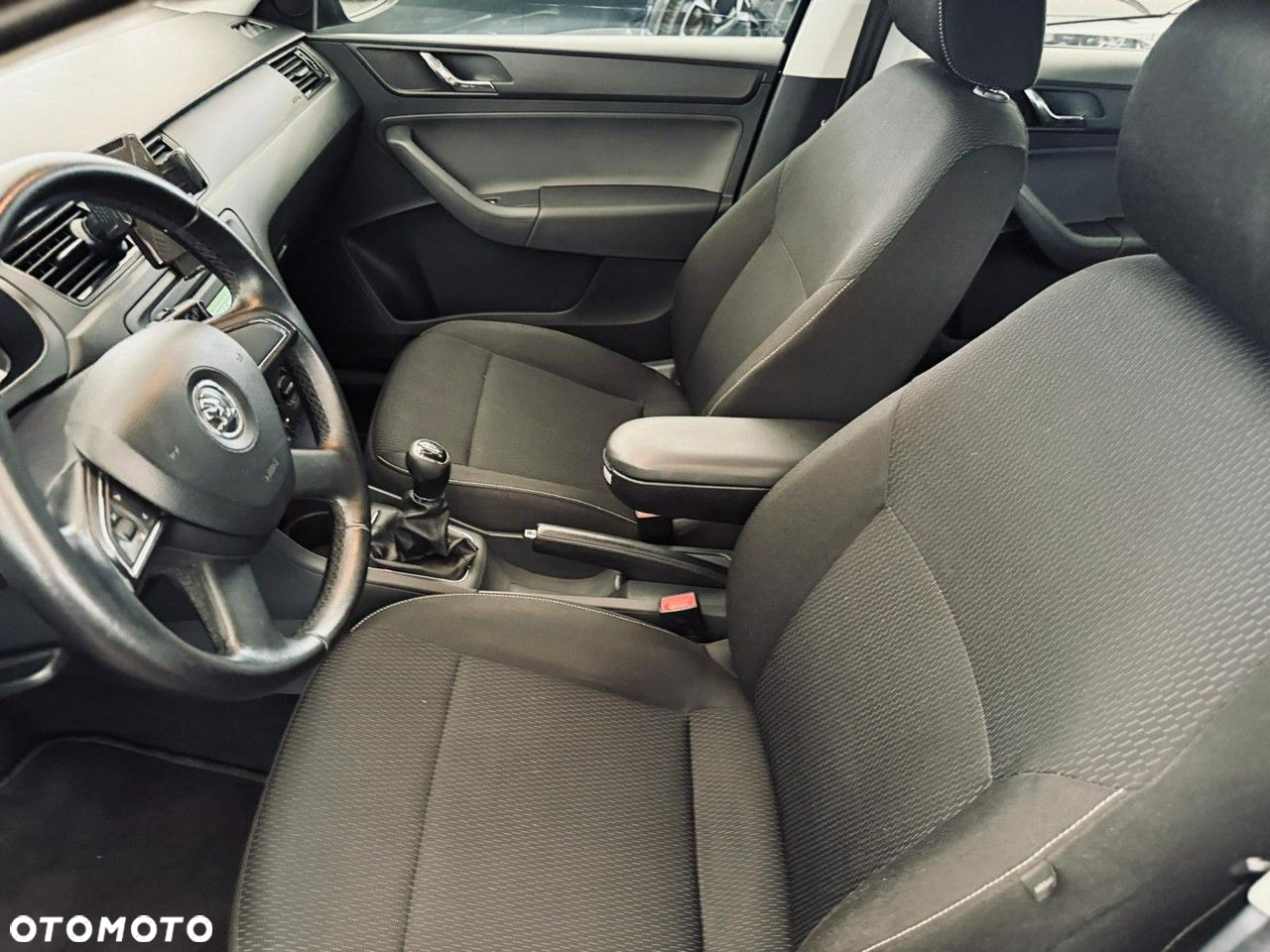 Skoda RAPID - 32
