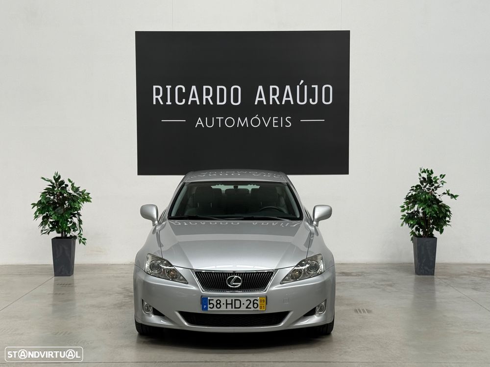 Lexus IS 220 d P.Luxury 4D - 25