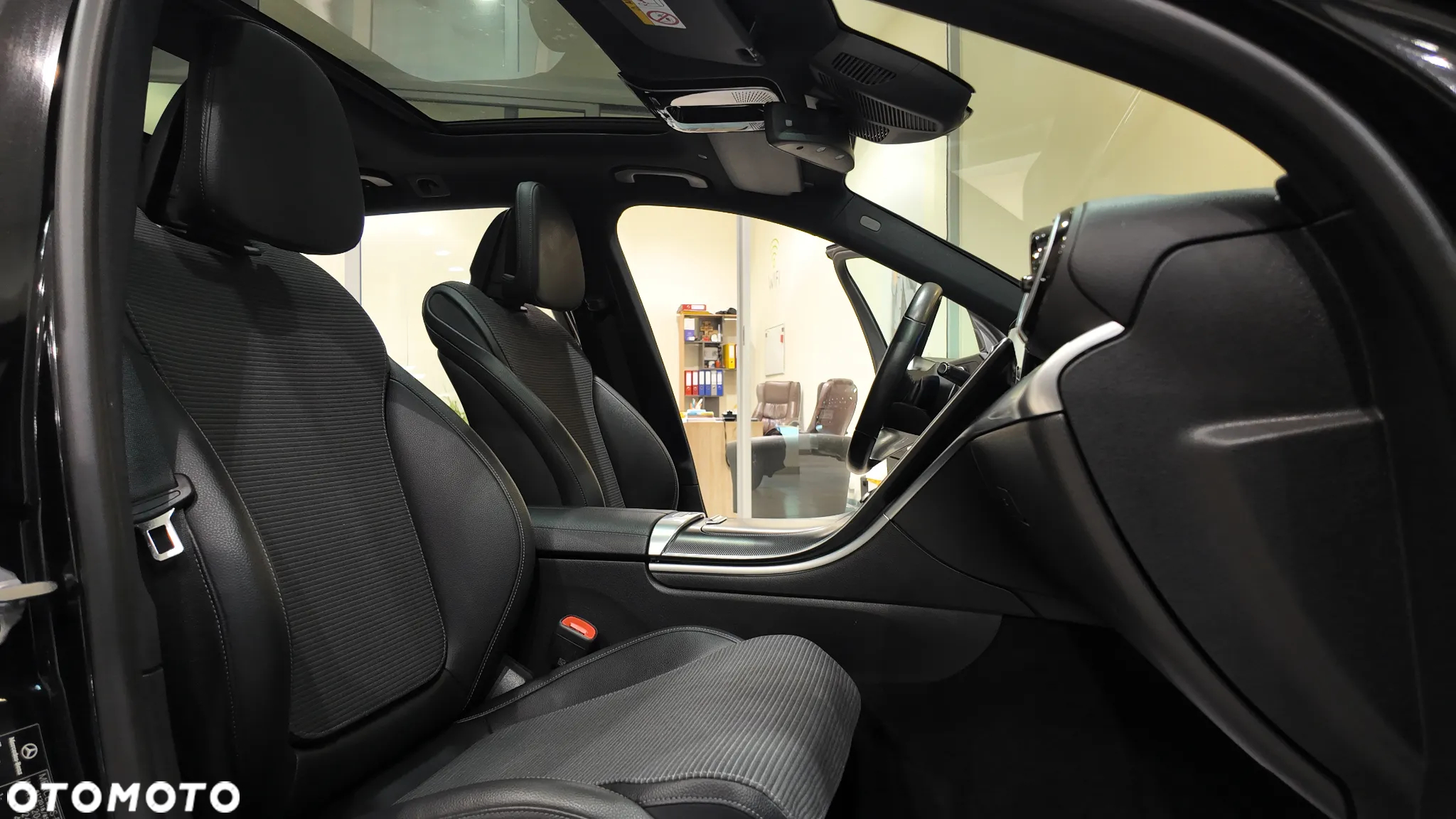 Mercedes-Benz Klasa C 220 d mHEV Avantgarde - 35