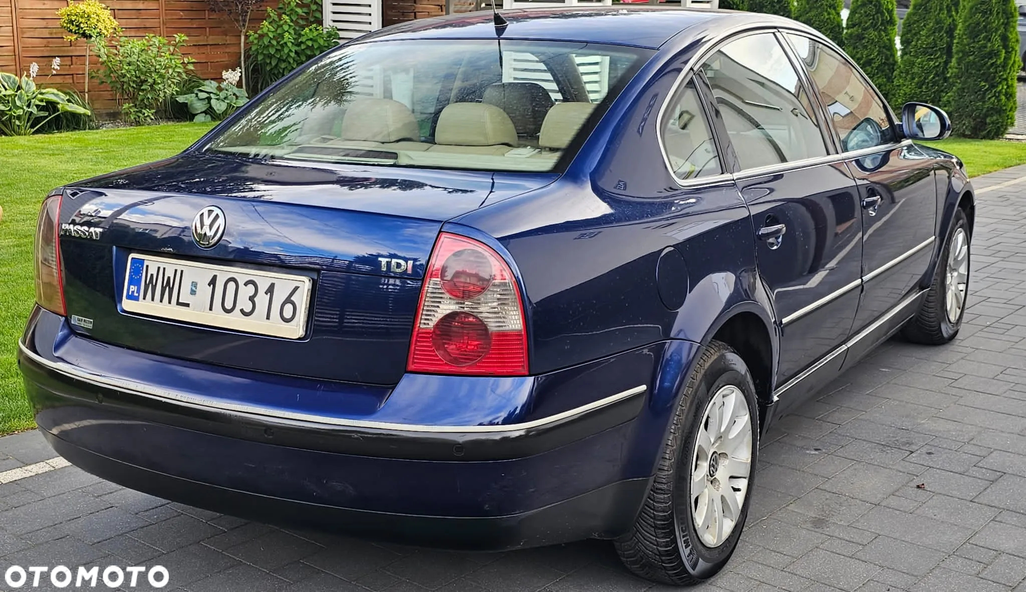 Volkswagen Passat 1.9 TDI Highline - 3