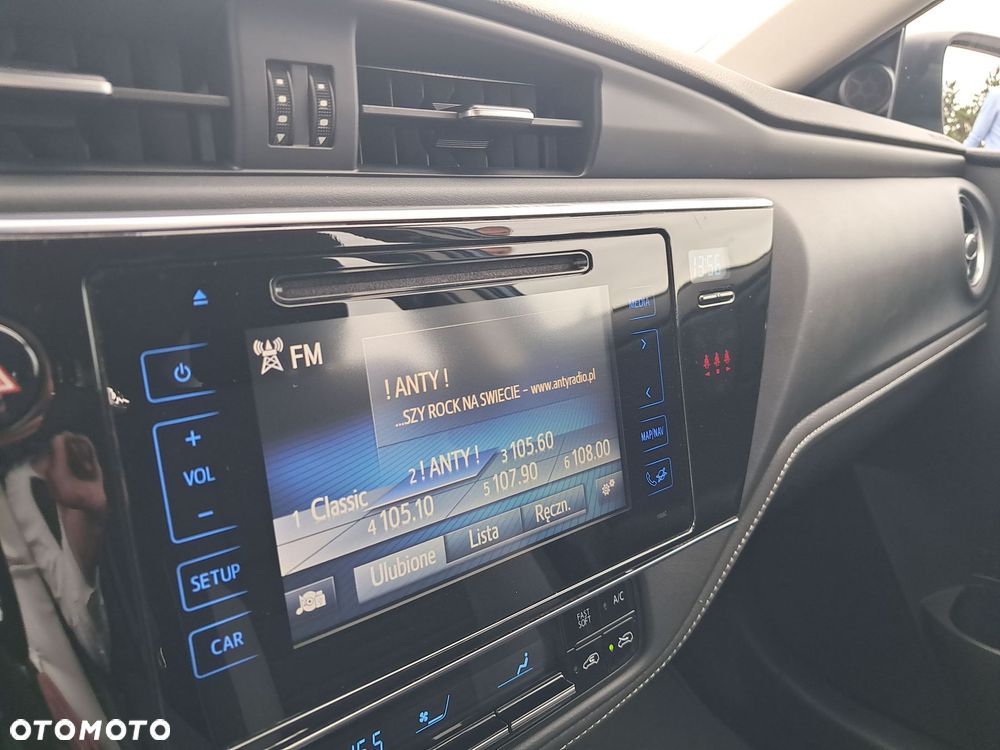 Toyota Auris - 16
