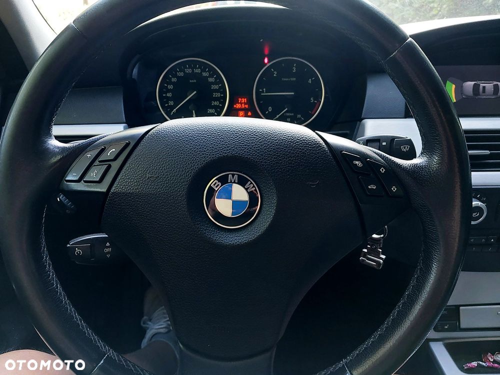 BMW Seria 5 520d - 14