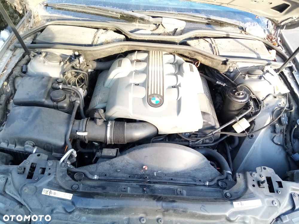 BMW E65 735i 3.6 N62B36A  01 - 05 - KLAPKA WLEWU PALIWA 472/7 - 25