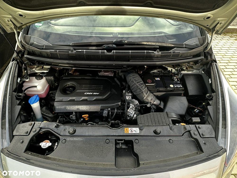 Kia Carens 1.7 CRDi XL 7os 7DCT - 39