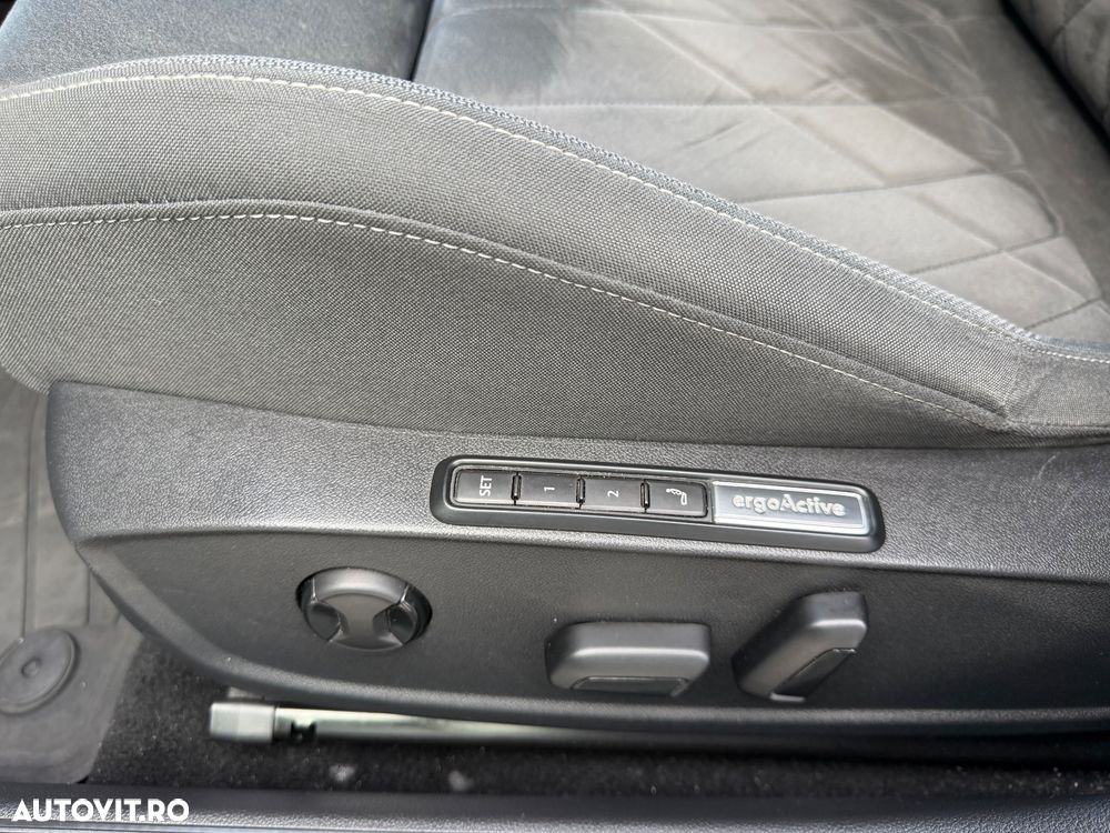 Volkswagen Golf 1.4 eHybrid OPF DSG Style - 17