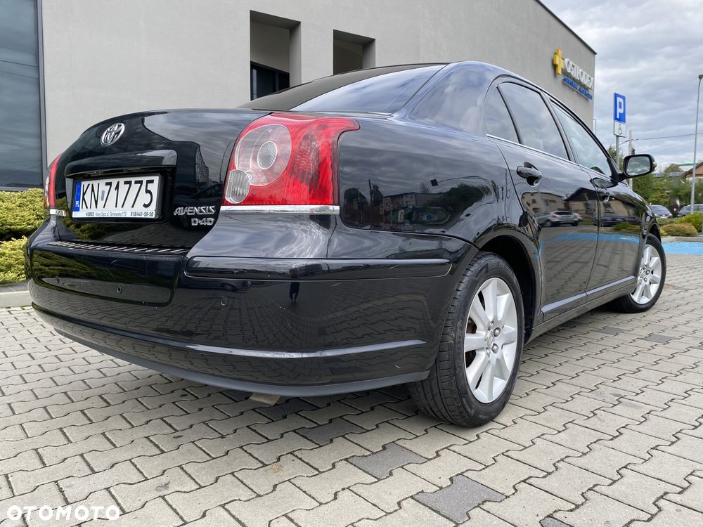 Toyota Avensis 2.0 D-4D Premium - 11