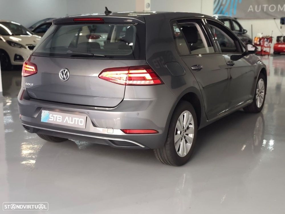 VW Golf 1.0 TSI Confortline DSG - 21