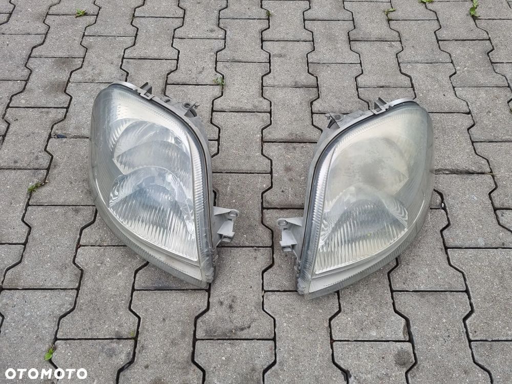 LAMPA LEWA PRAWA PRZÓD EU MASTER MOVANO INTERSTAR  04-10r. - 2