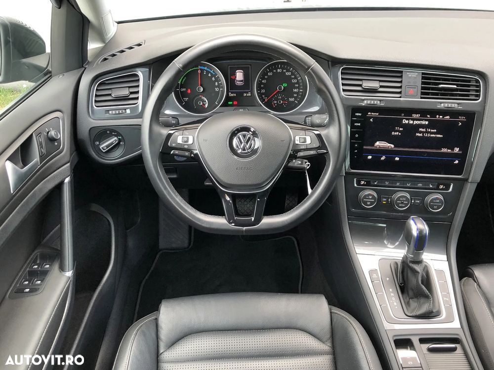 Volkswagen e-Golf - 18