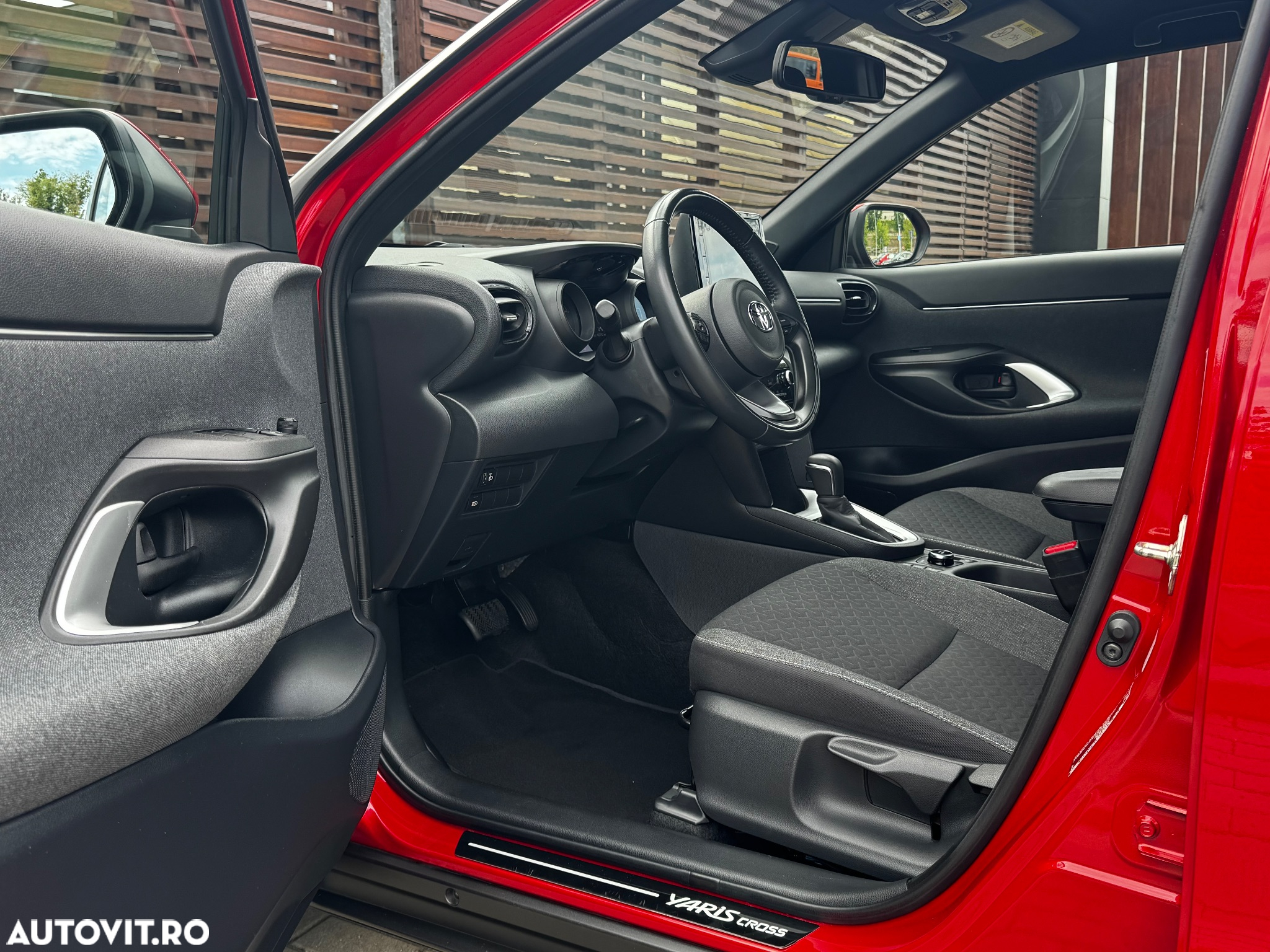 Toyota Yaris Cross 1.5 VVT-i HSD 116 4x4 HEV Dynamic - 16
