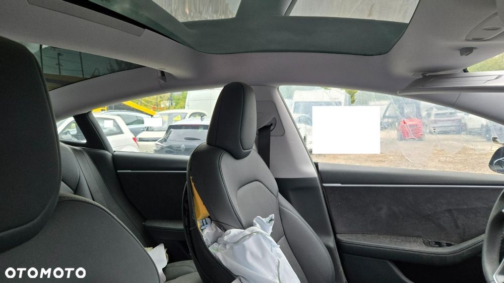 Tesla Model 3 - 21