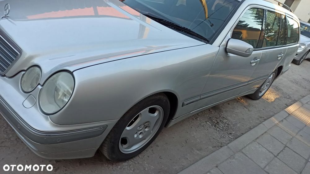 Mercedes-Benz Klasa E - 23