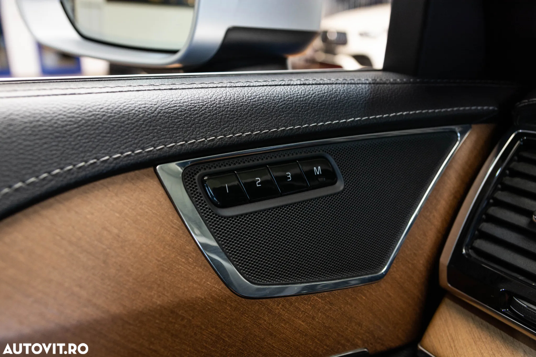 Volvo XC 90 D5 AWD R-Design - 27