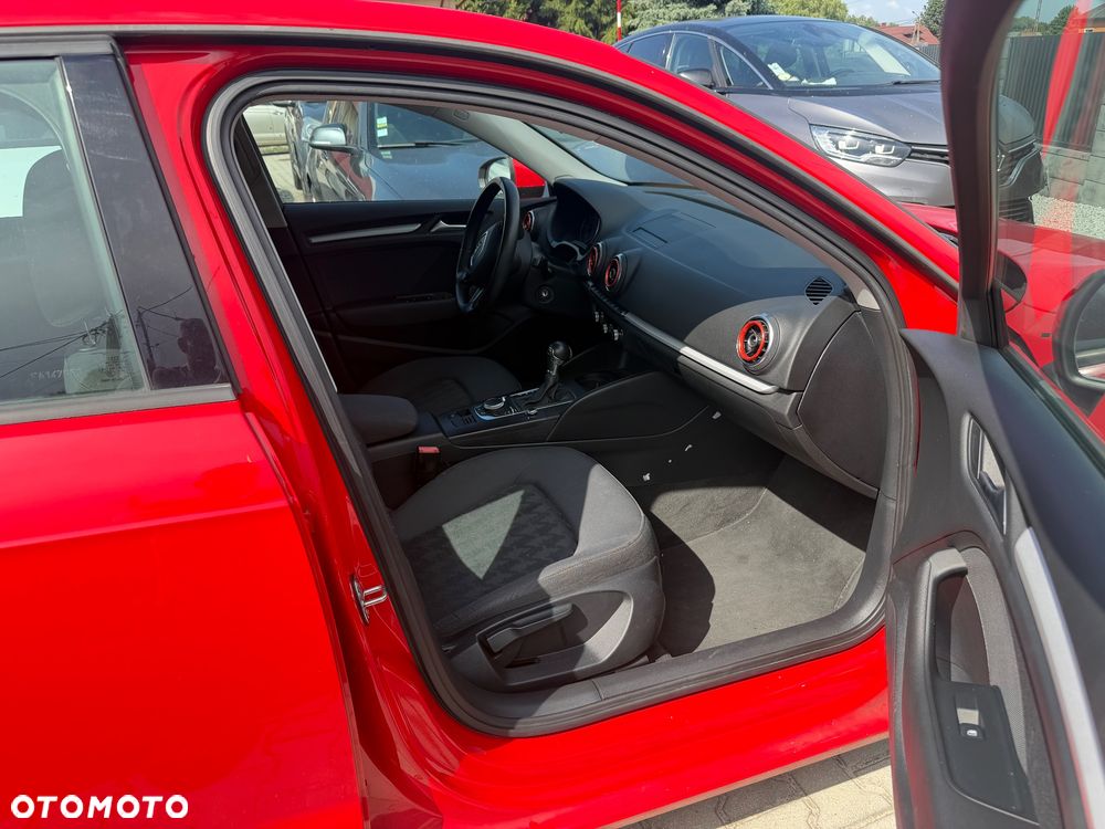 Audi A3 Sportback 1.6 TDI S tronic - 12