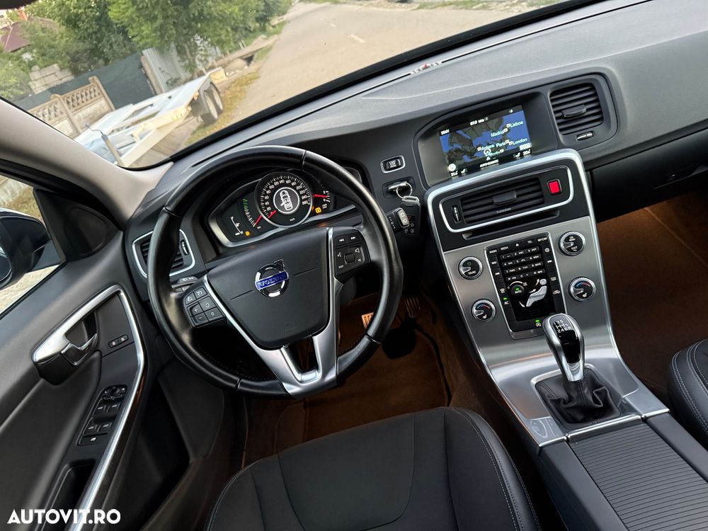 Volvo V60 D3 Momentum Pro - 5