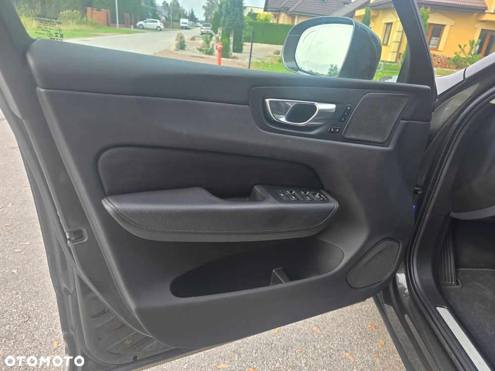 Volvo XC 60 B5 B AWD Inscription - 37