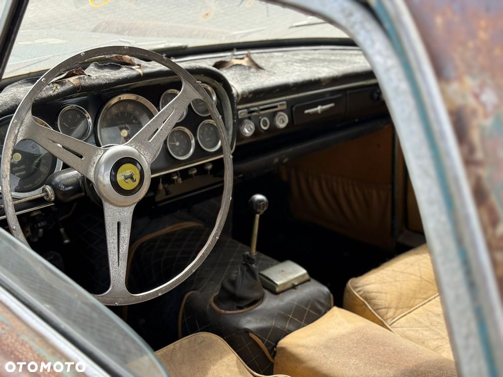 Ferrari 250 - 12
