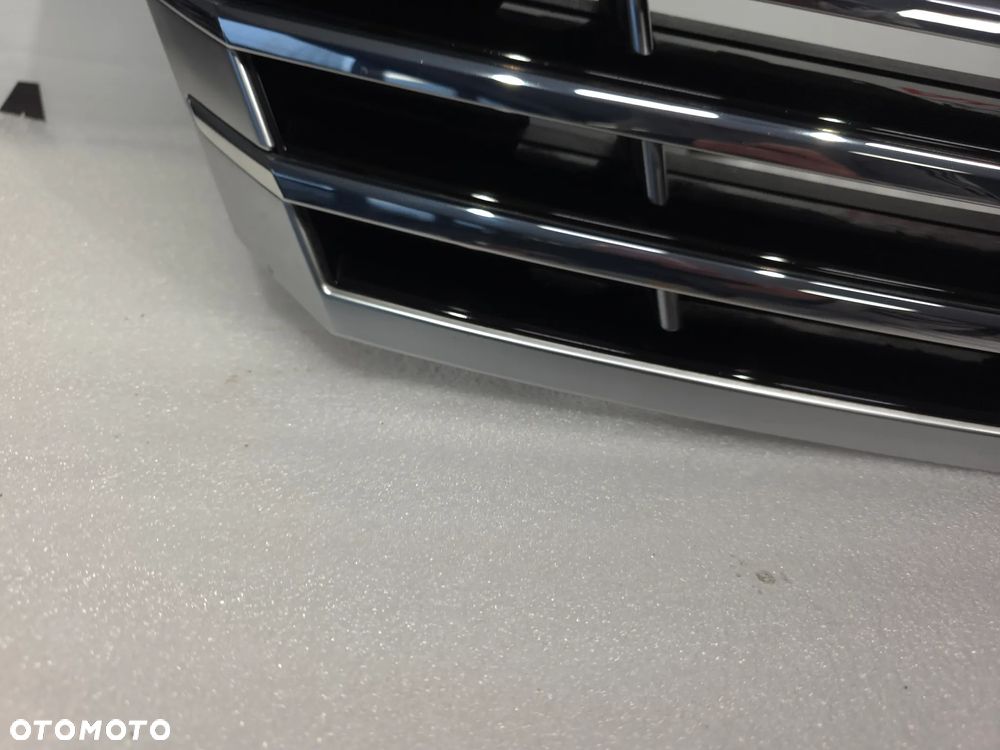 VW PASSAT CC 3C8 LIFT ZWYKŁY / R-LINE BARDZO ŁADNA ATRAPA / GRILL PRZEDNI PRZÓD W SATYNIE , NR 3C8853653A , NR AUKCJI GL851 - 13