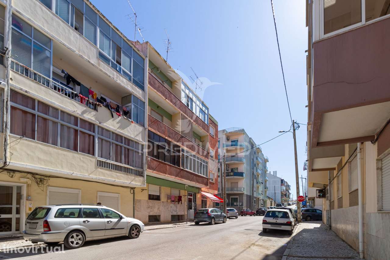 Luminoso T2 com Duas Varandas no Seixal – Excelente Oportunidade de... - Grande imagem: 2/31