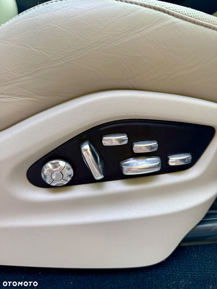 Porsche Cayenne - 20
