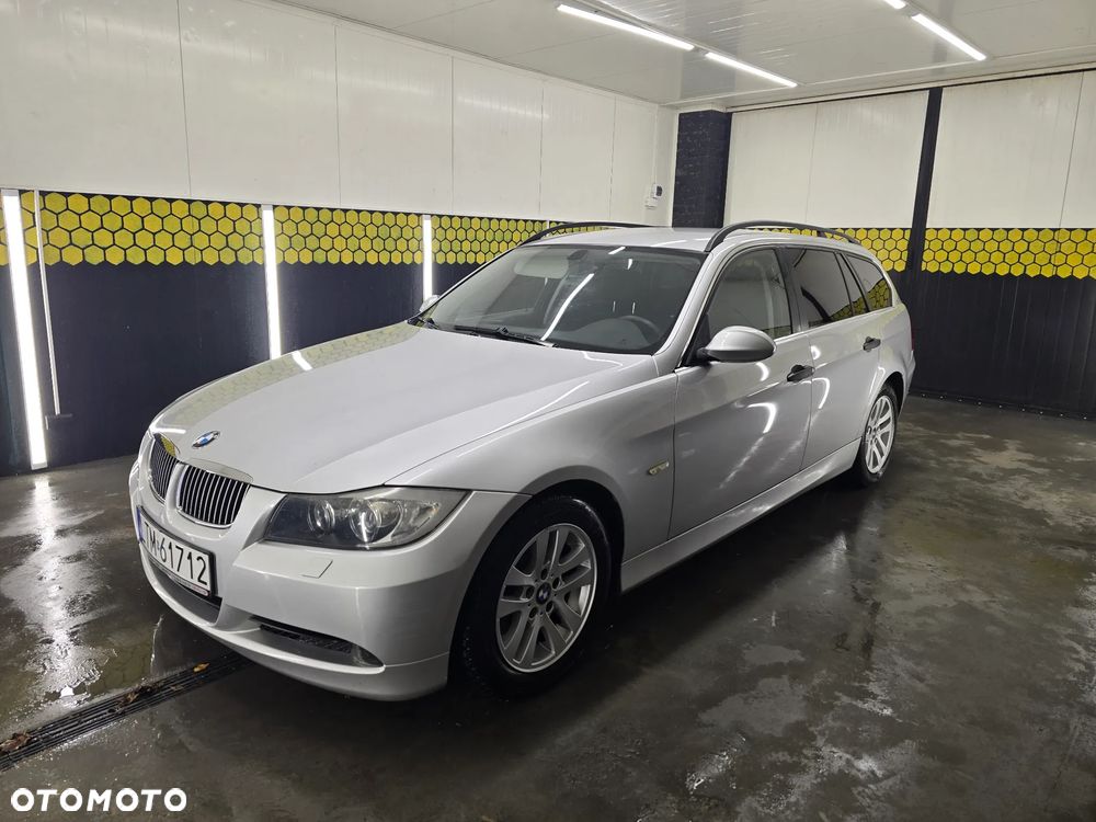 BMW Seria 3 325i - 1