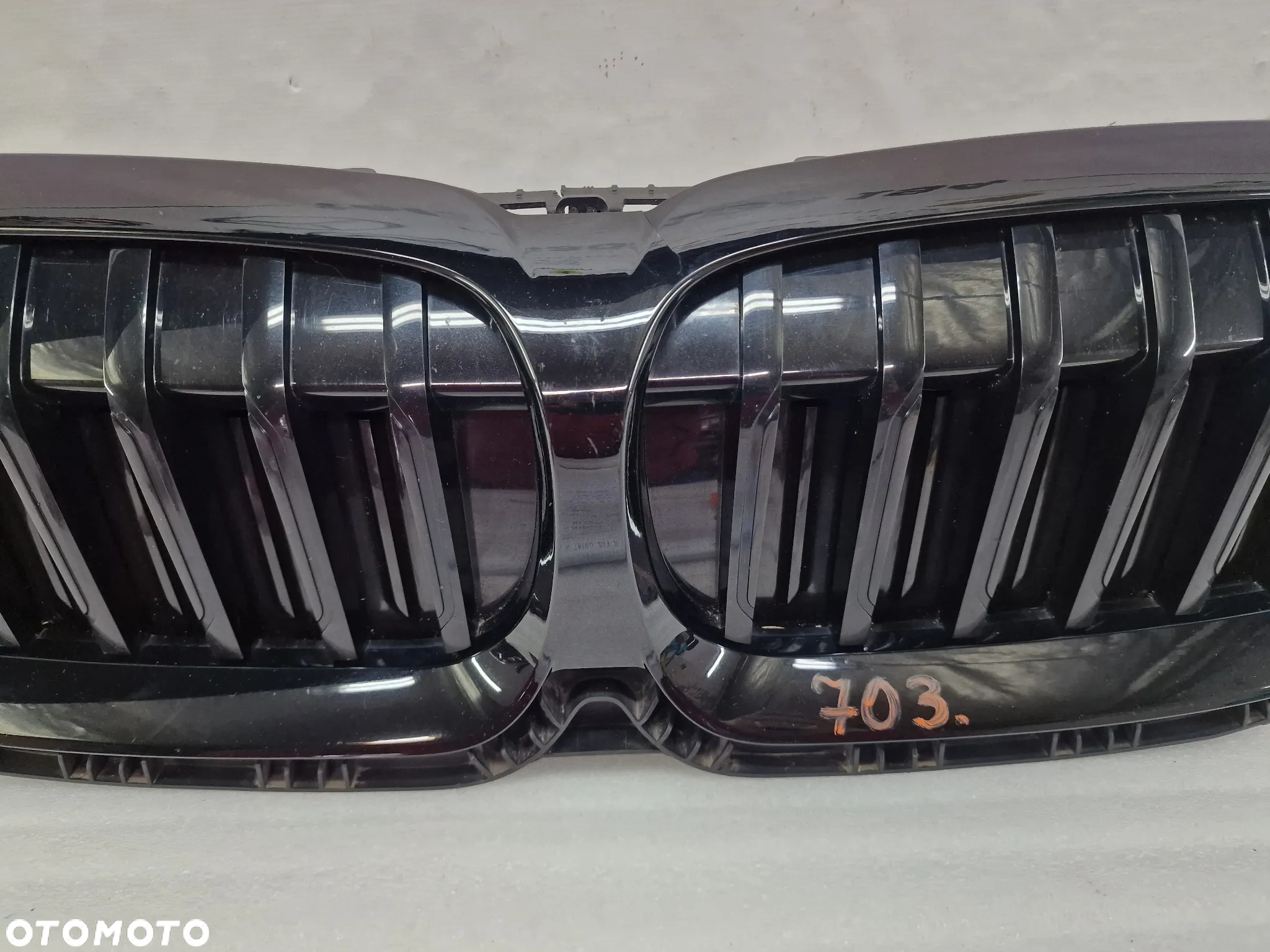 BMW G20 / G21 / G28 ATRAPA / GRILL ZDERZAKA PRZEDNIEGO PRZÓD + ŻALUZJA CZARNA W POŁYSKU , NR 187156-10 18715610 / 5A22C60 , NR AUKCJI GL703 - 5