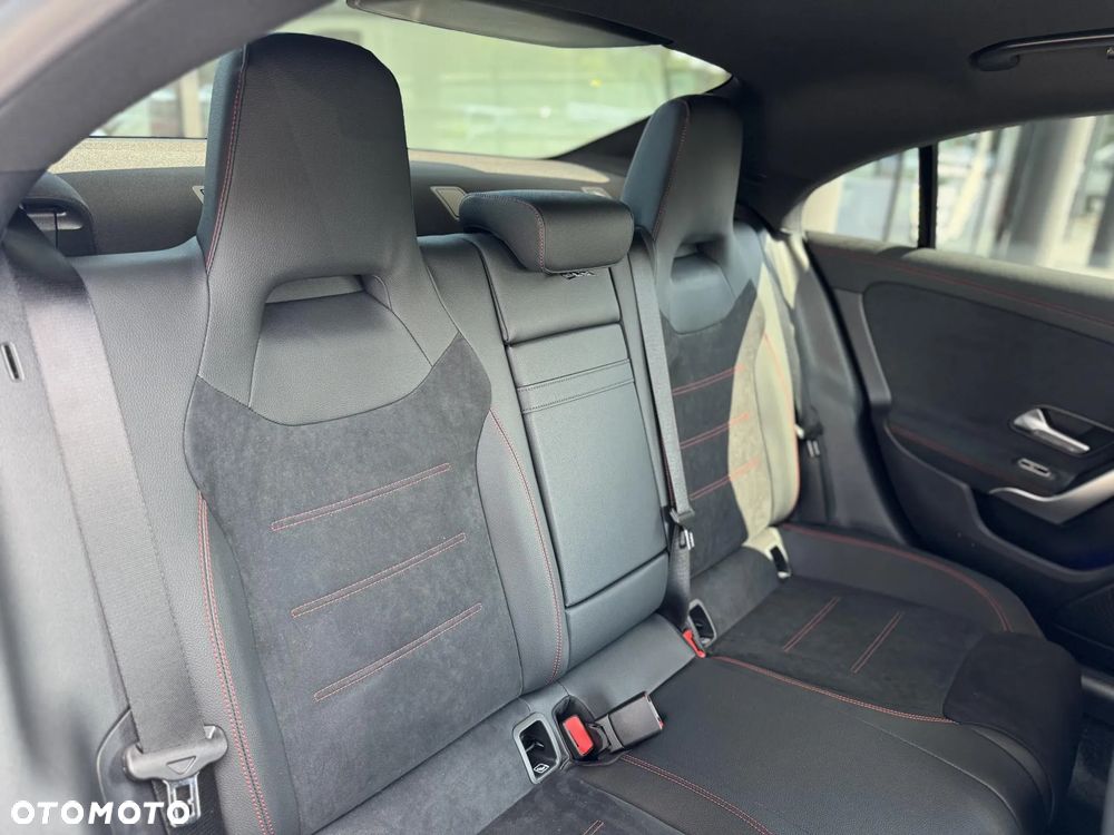 Mercedes-Benz CLA 250 E AMG Line 8G-DCT - 13