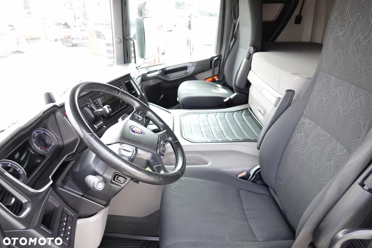 Scania P 410 / CHŁODNIA / ZESTAW TANDEM / PRZEJAZDOWY / 3x Agregat THERMO KING - FRIGO BLOCK / 3x WINDA ZAŁADOWCZA / MUTITEMPERATURA  PO ZŁOTYM KONTRAKCIE SERWISOWYM - 31