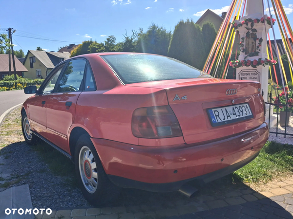 Audi A4 1.6
