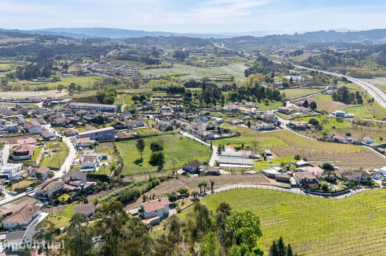 Terreno com moradia para reconstrução - Grande imagem: 2/12