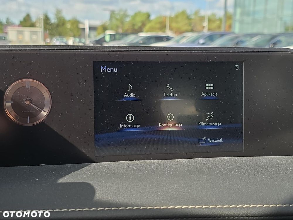 Lexus UX - 15