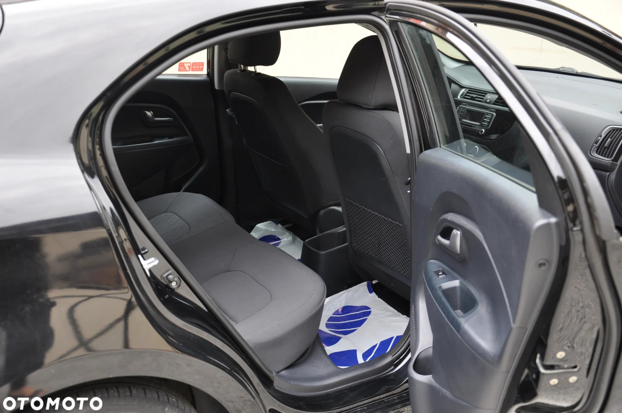 Kia Rio - 6