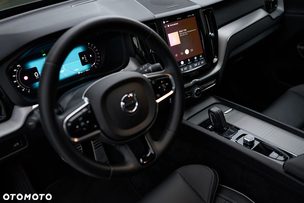 Volvo XC 60 B4 B R-Design - 19