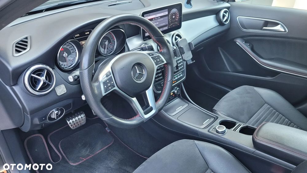 Mercedes-Benz GLA 200 7G-DCT AMG Line - 18