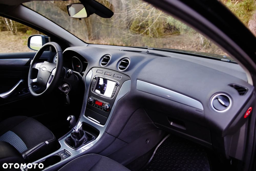Ford Mondeo 2.0 TDCi Titanium - 27