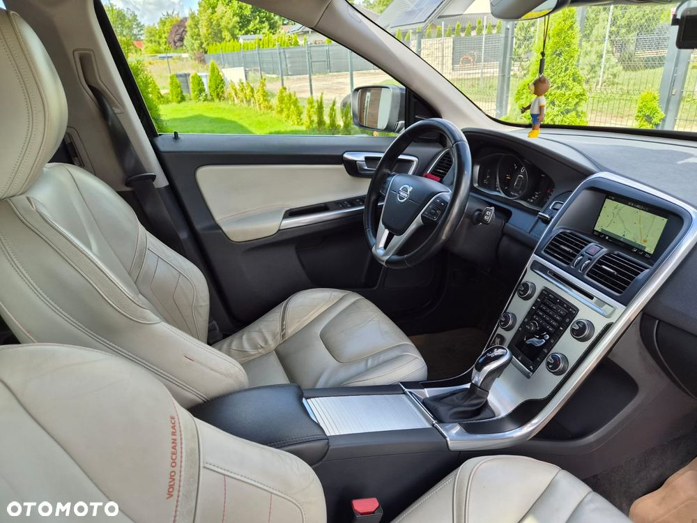 Volvo XC 60 D3 Drive-E Ocean Race - 11