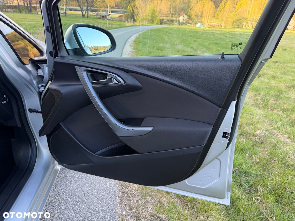 Opel Astra 1.9 CDTI Essentia - 13