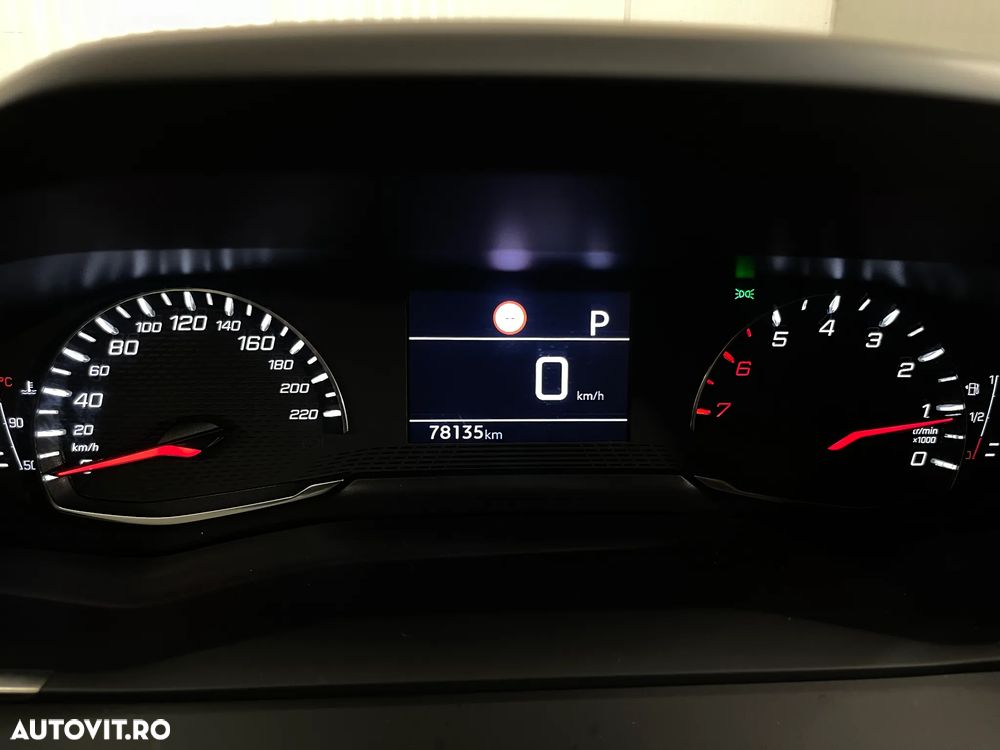Peugeot 2008 PureTech 130 EAT8 Allure - 27