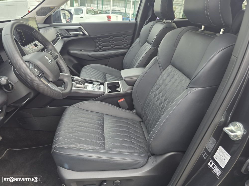 Mitsubishi Outlander 2.4 PHEV Instyle - 23