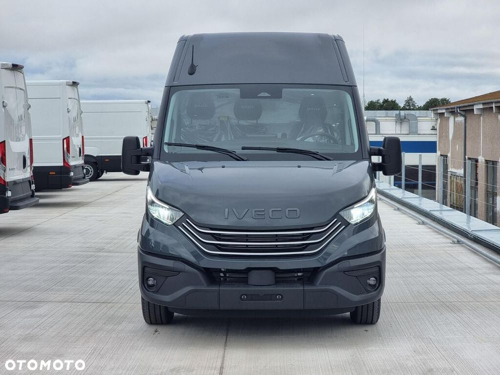 Iveco Daily Furgon 35S18HA8V 3.0 180KM AT8 - 8