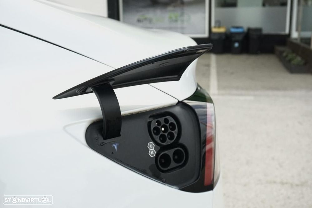 Tesla Model 3 Long Range AWD Dual Motor - 24