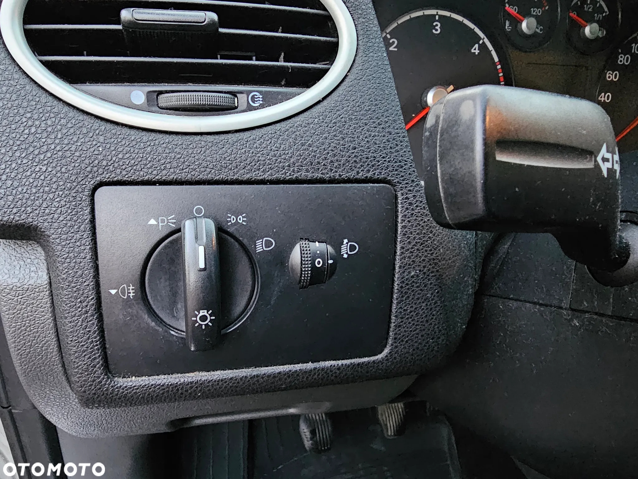 Ford Focus - 30