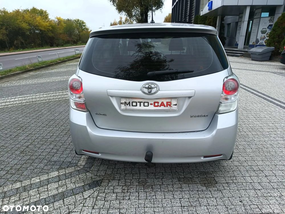 Toyota Verso 1.8 Premium 7os - 4