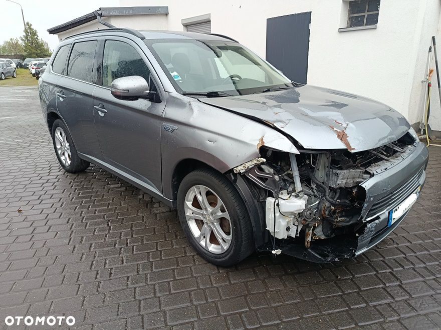 Mitsubishi Outlander - 7