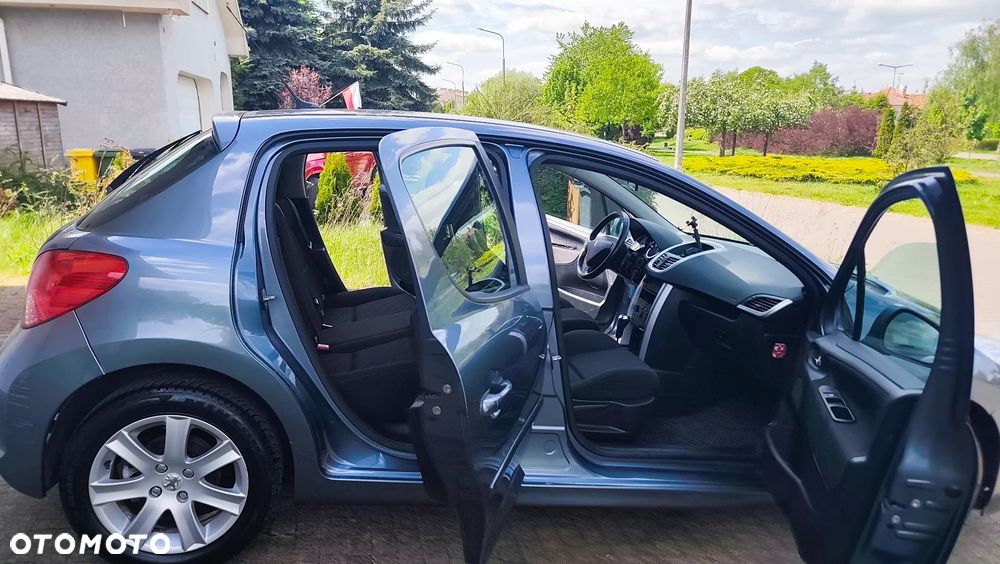 Peugeot 207 120 Automatik Premium - 23