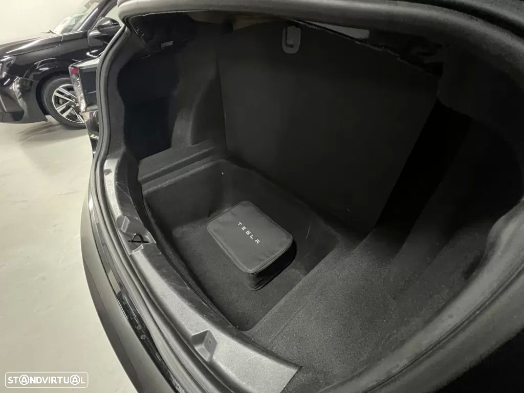 Tesla Model 3 Long-Range Dual Motor AWD - 44