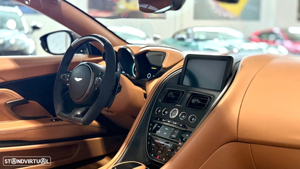 Aston Martin DBS Volante Superleggera - 25